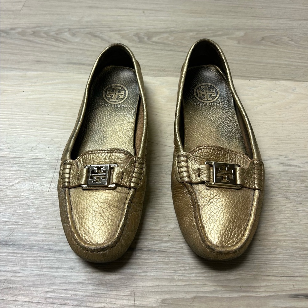 Tory Burch Loafers Kendrick Gold Leather Women Sz 8 Metallic Logo Driving Shoes - Picture 4 of 13